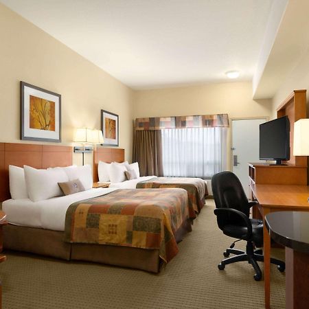 Ramada By Wyndham Drayton Valley Exterior photo