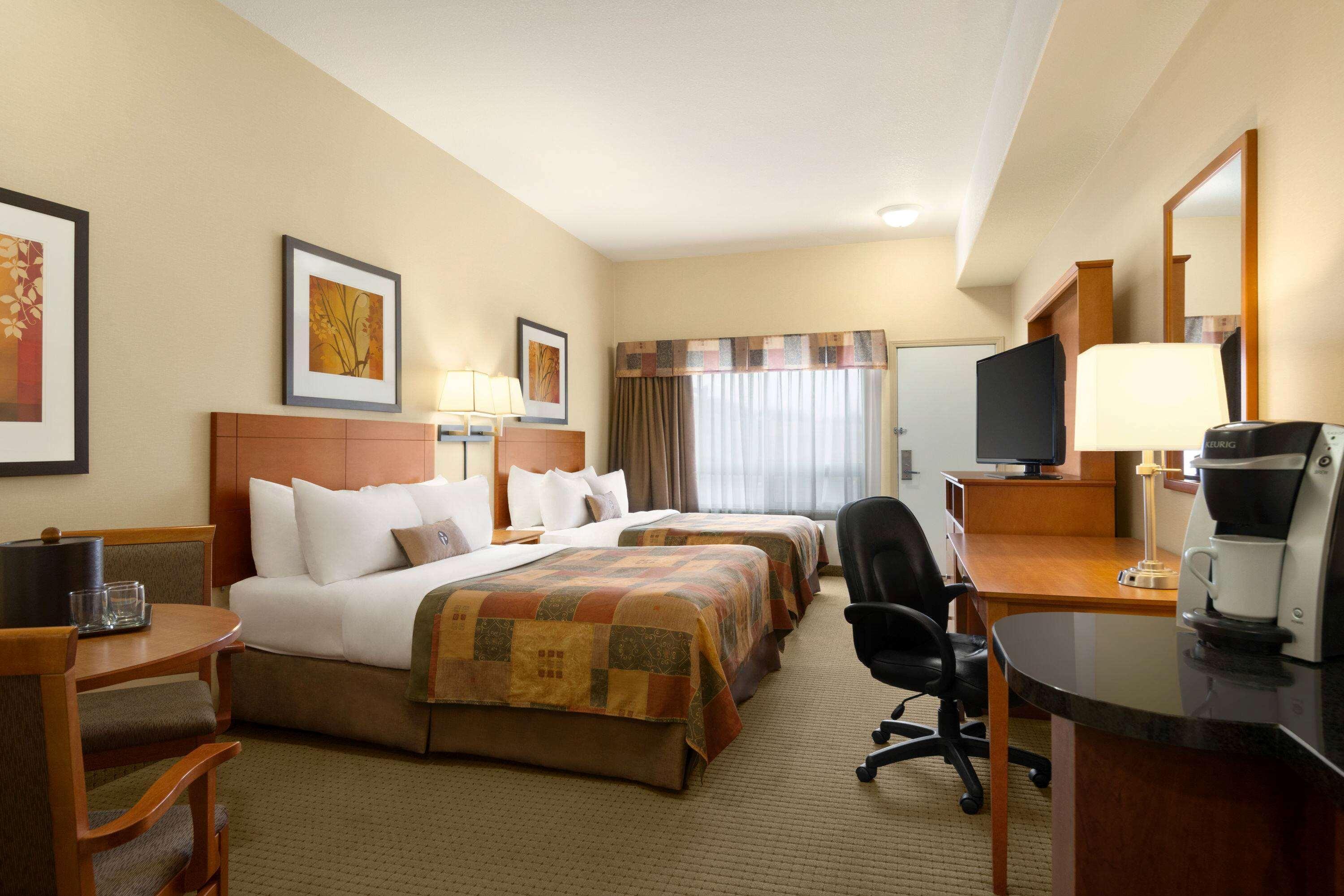 Ramada By Wyndham Drayton Valley Exterior photo