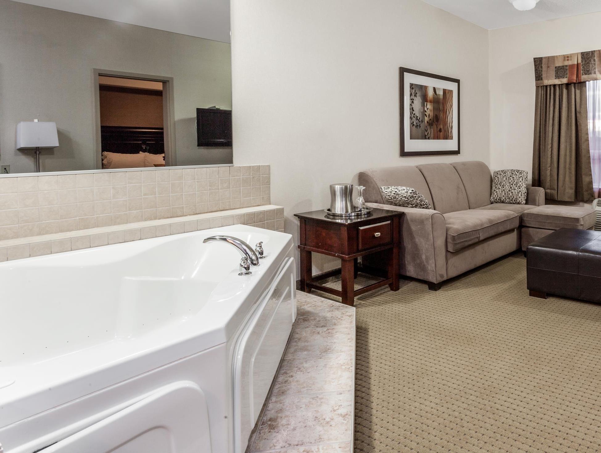Ramada By Wyndham Drayton Valley Exterior photo