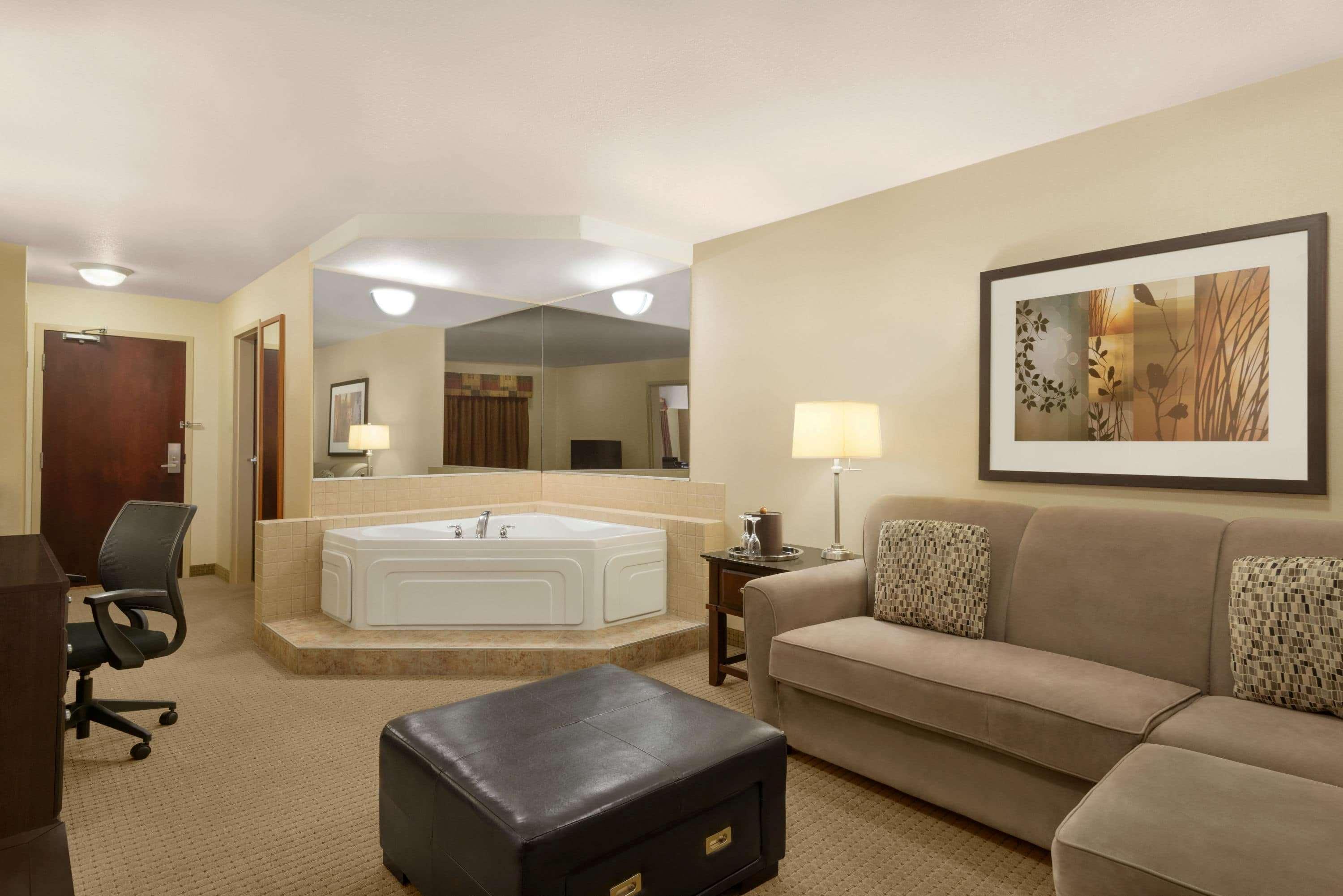 Ramada By Wyndham Drayton Valley Exterior photo