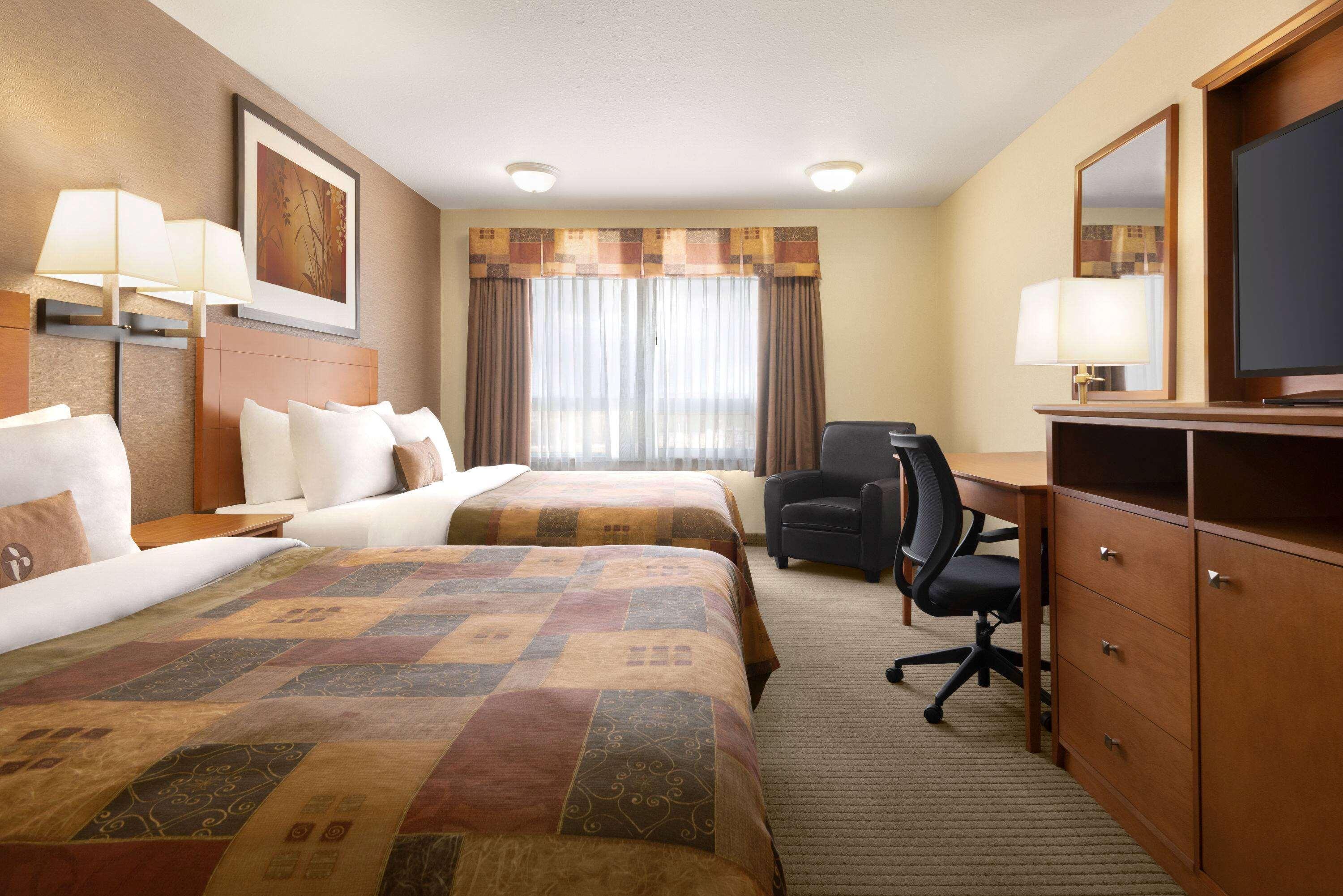 Ramada By Wyndham Drayton Valley Exterior photo