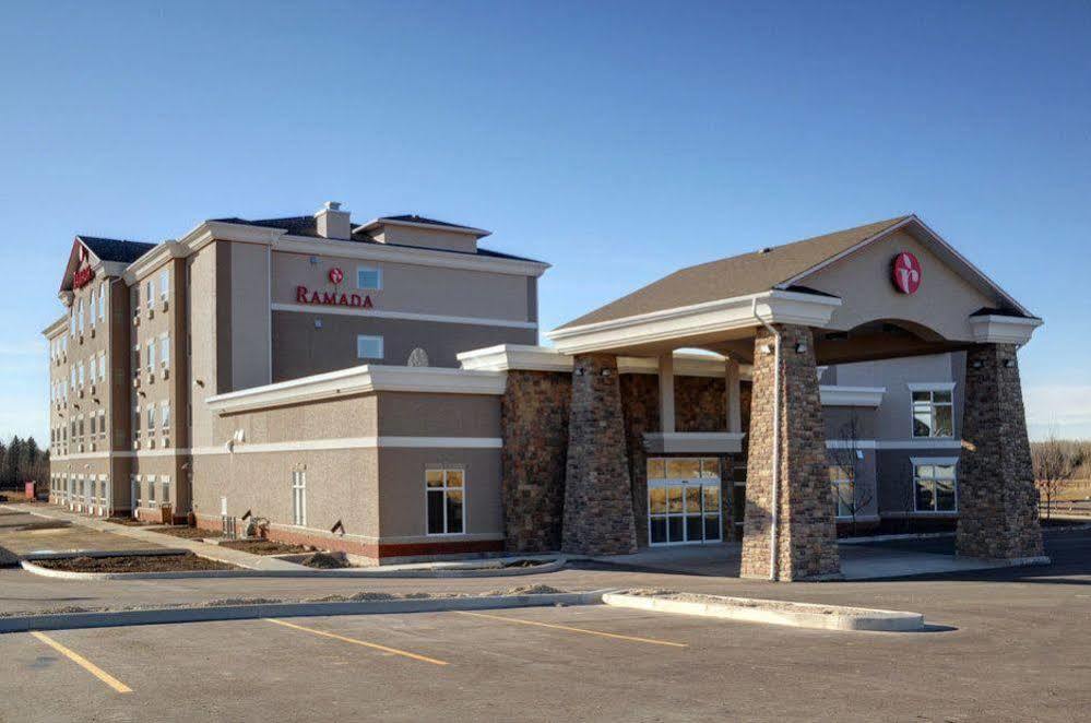 Ramada By Wyndham Drayton Valley Exterior photo