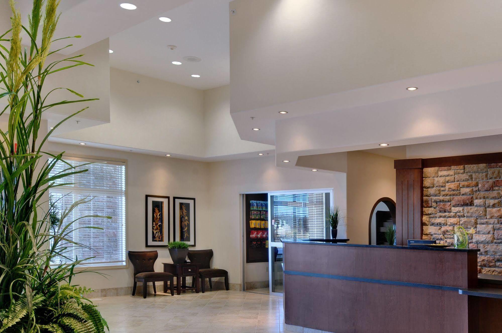 Ramada By Wyndham Drayton Valley Exterior photo